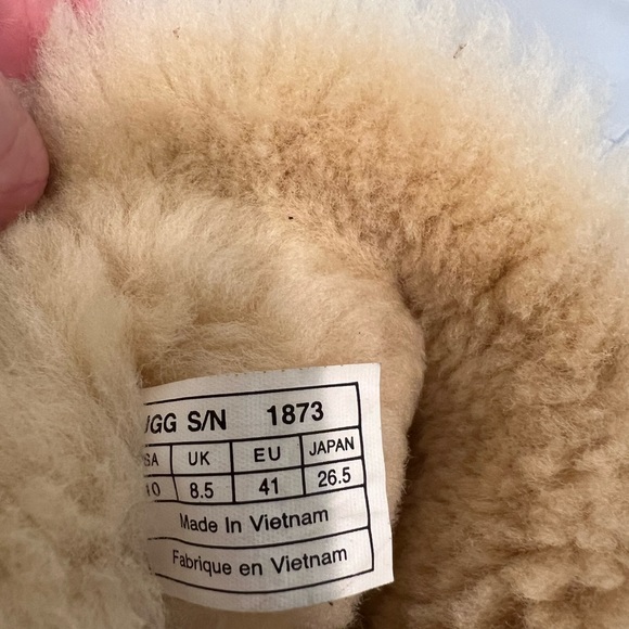 Ugg Bailey Button Boots Ladies size 10 - Picture 10 of 13